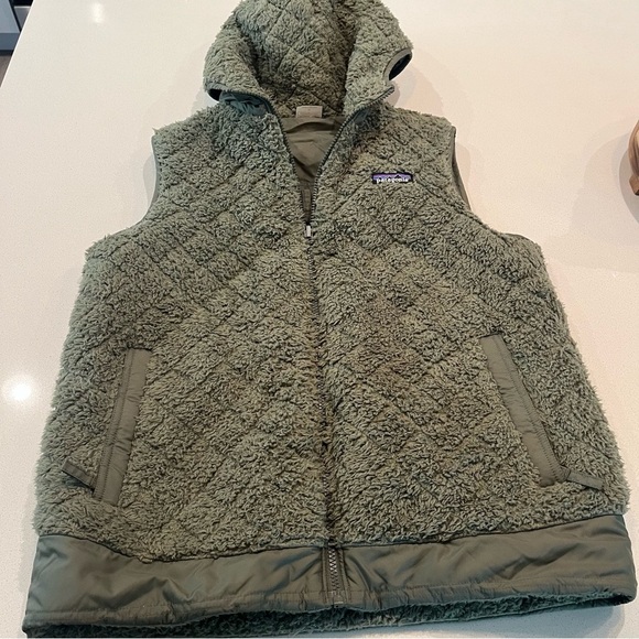 Patagonia Los Gatos Hooded Reversible Industrial Green Vest- Medium - Picture 9 of 11